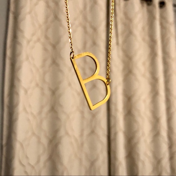 Jewelry - 🌻Gold “B” Necklace